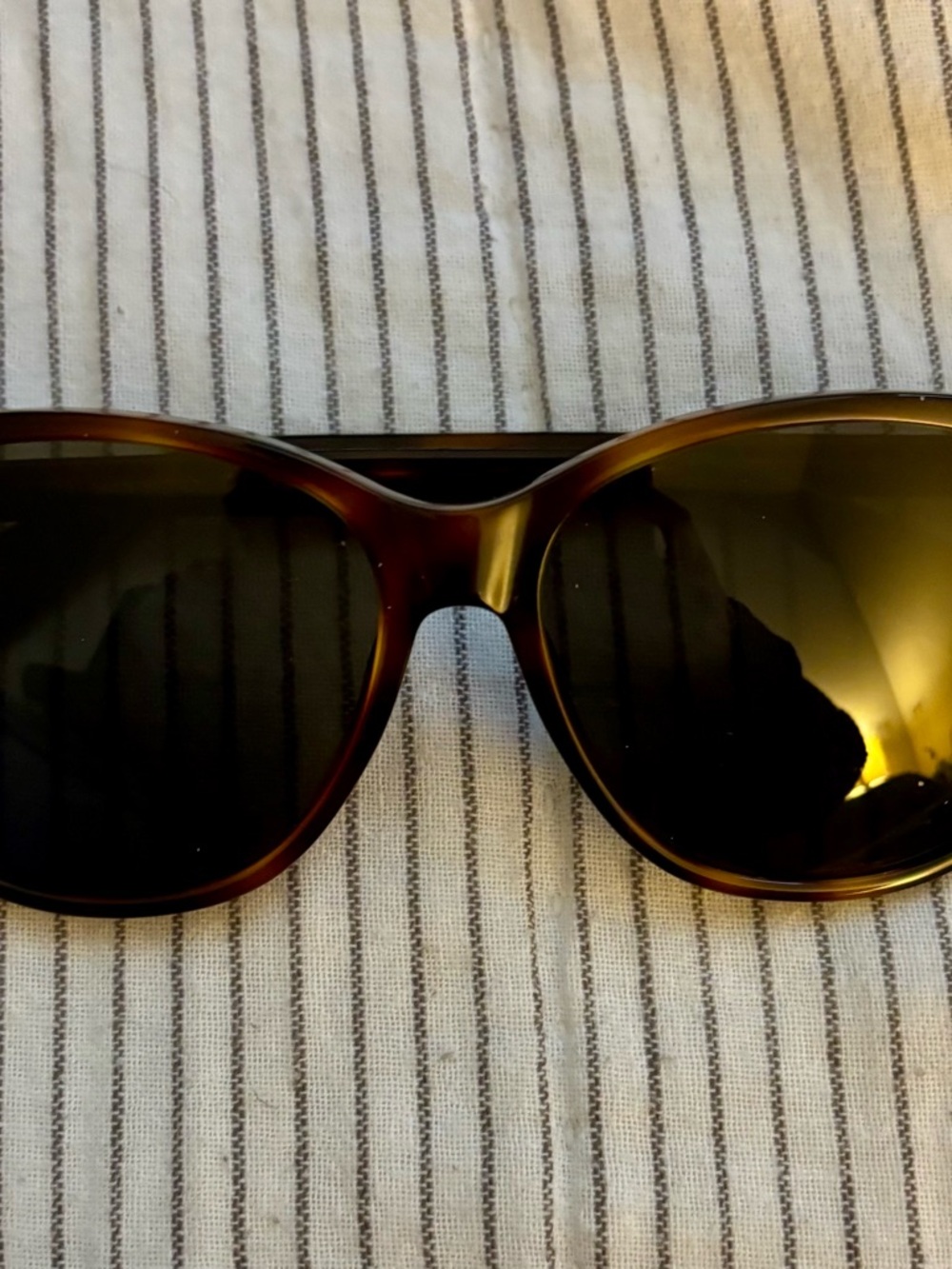 Gucci Tortoiseshell Frame Sunglasses with Brown Lenses - Picture 10 of 12